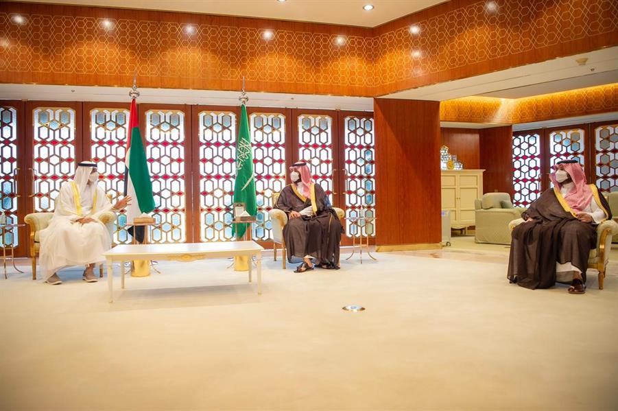 ولي العهد يجتمع بولي عهد أبوظبي ويستعرضان العلاقات الأخوية ومستجدات الأوضاع الإقليمية والدولية 