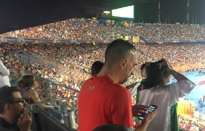 شاهد.. ريبيري يحتفي بمحاربي الصحراء بعد التتويج بأمم أفريقيا 2019 شاهد.. ريبيري يحتفي بمحاربي الصحراء بعد التتويج بأمم أفريقيا 2019