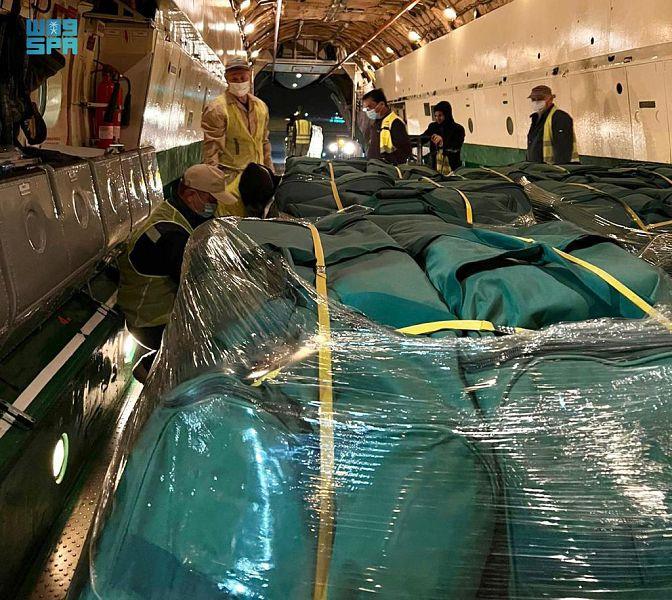 مغادرة طائرتين إغاثيتين تمثلان أولى طلائع الجسر الإغاثي السعودي لدعم الشعب الأفغاني