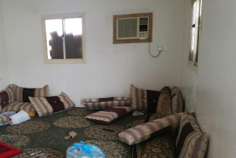 مداهمة مصنع للخمور داخل استراحة لعمالة مُخالفة بمكة