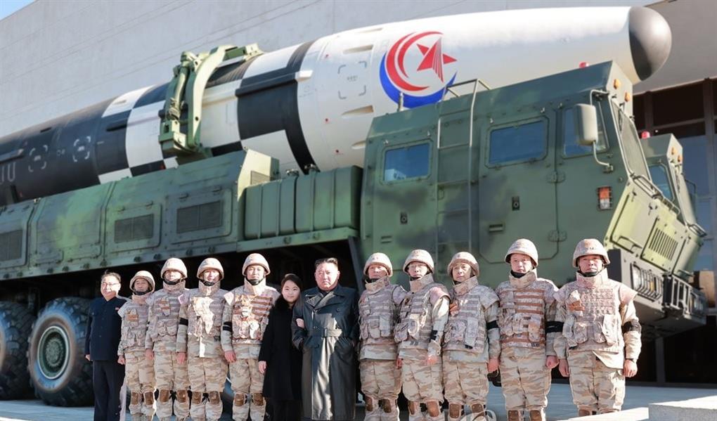 ابنة زعيم كوريا الشمالية تظهر رفقته في فعالية عسكرية 