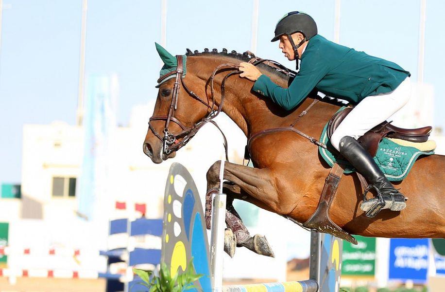 لفارس الشربتلي يُتوج بالجائزة الكبرى في بطولة خشم الحصان