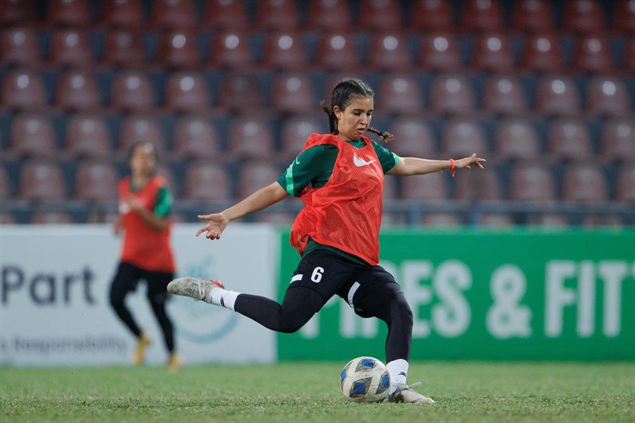 منتخب السيدات يختتم تحضيراته لودية المالديف (صور) منتخب السيدات يختتم تحضيراته لودية المالديف (صور)