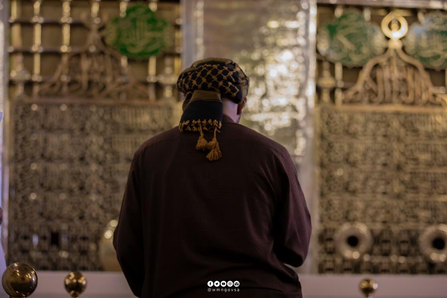 وسط أجواء خاشعة وإيمانية.. أول فوج من معتمري الخارج يؤدي الصلاة في الروضة الشريفة وسط أجواء خاشعة وإيمانية.. أول فوج من معتمري الخارج يؤدي الصلاة في الروضة الشريفة