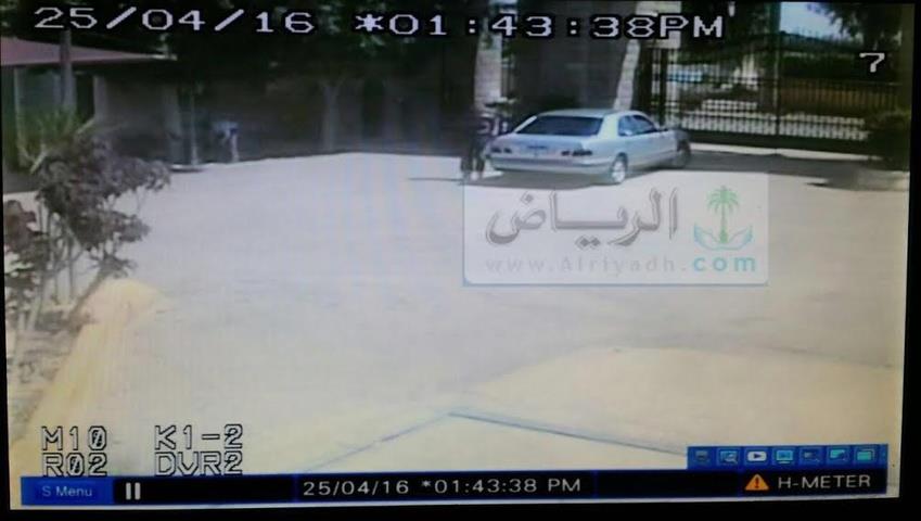 صورتان لسيارة رجل الأعمال السند قبيل اختطافه بلحظات.. ونجله يكشف تفاصيل جديدة