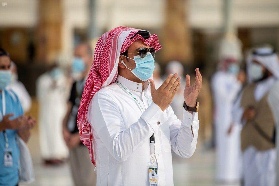 صور توثق مشاعر ضيوف الرحمن لحظة وداعهم بيت الله الحرام بعد انتهاء مناسك الحج 