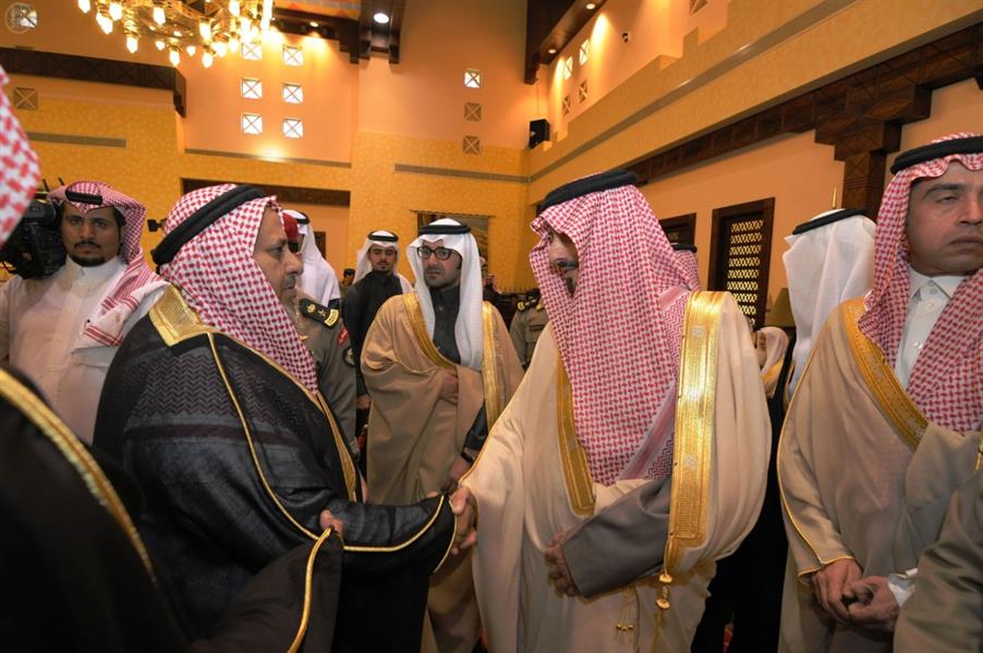 سمو أمير عسير يستقبل جموع المعزين والمبايعين