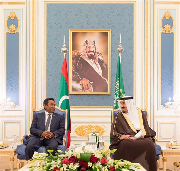 بالفيديو والصور.. خادم الحرمين يستقبل رئيس جمهورية المالديف ويقيم له مأدبة غداء