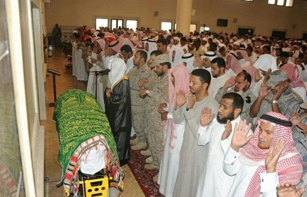 بالصور.. جموع غفيرة تشيع جثمان مساعد قائد اللواء الثامن بجازان