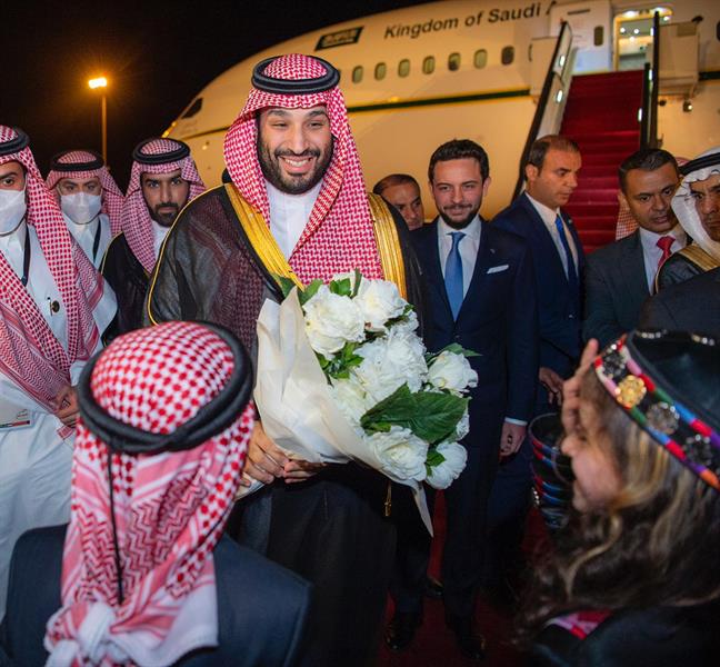 الأمير محمد بن سلمان يصل الأردن.. والملك عبدالله في مقدمة مستقبليه