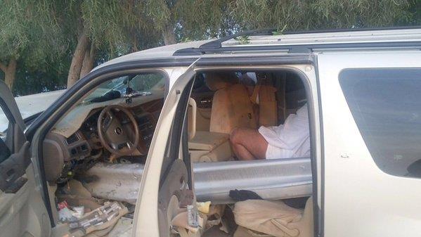 بالصور.. سياج حديدي يخترق سيارة بالصور.. سياج حديدي يخترق سيارة