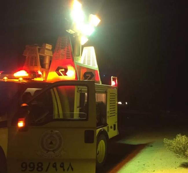 بالصور.. الدفاع المدني ينقذ طفلاً احتُجز فوق أحد جبال عفيف