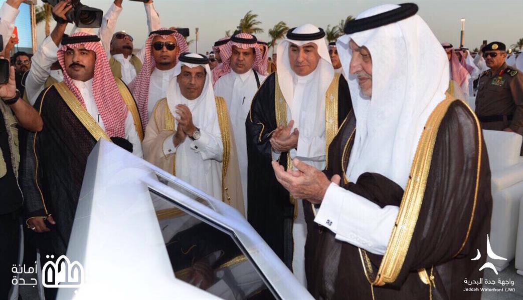 بالصور والفيديو.. خالد الفيصل يدشن 