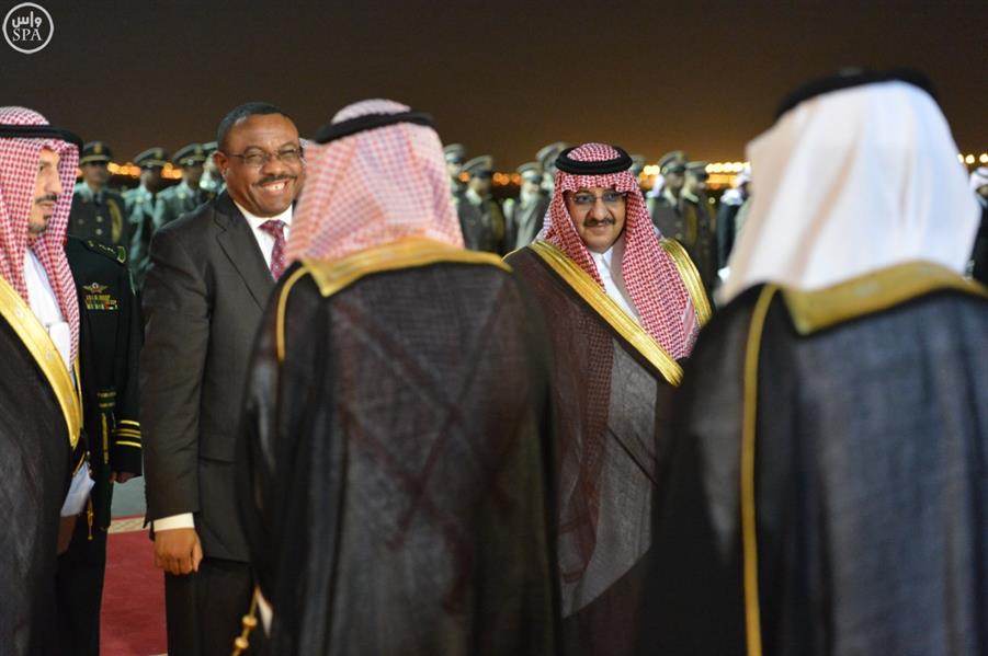 بالصور.. رئيس وزراء أثيوبيا يصل المملكة وولي العهد يقيم مأدبة عشاء له بالصور.. رئيس وزراء أثيوبيا يصل المملكة وولي العهد يقيم مأدبة عشاء له