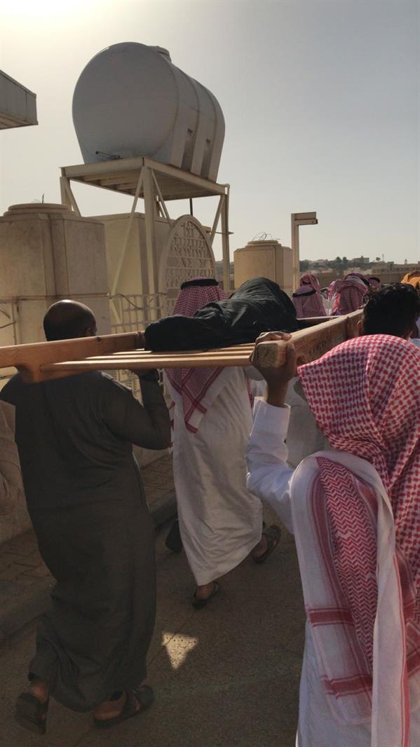 والدة ضحية الحافلة المدرسية: ذكرى وجهها المشوه بالدماء تمنعني النوم.. وأطالب بالصرامة في محاسبة المتسببين والدة ضحية الحافلة المدرسية: ذكرى وجهها المشوه بالدماء تمنعني النوم.. وأطالب بالصرامة في محاسبة المتسببين