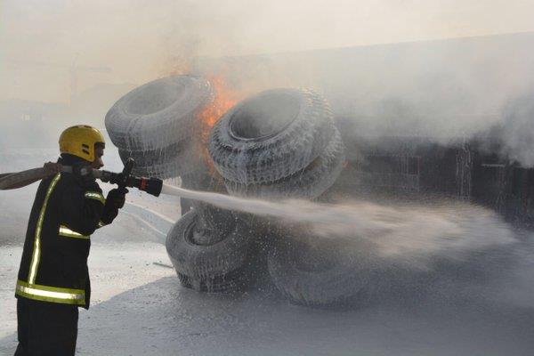 احتراق شاحنة داخل حرم جامعة حائل