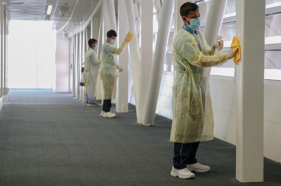 تعقيم وتطهير المطارات السعودية والطائرات لمنع انتشار فايروس كورونا المستجد تعقيم وتطهير المطارات السعودية والطائرات لمنع انتشار فايروس كورونا المستجد