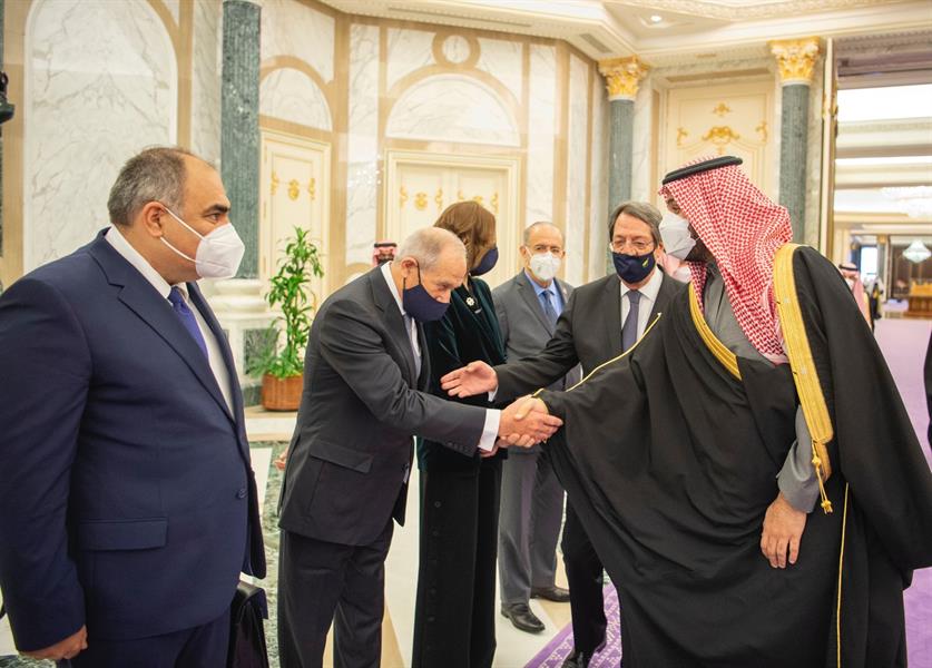 ولي العهد يستقبل رئيس جمهورية قبرص ويعقد معه جلسة مباحثات رسمية ولي العهد يستقبل رئيس جمهورية قبرص ويعقد معه جلسة مباحثات رسمية