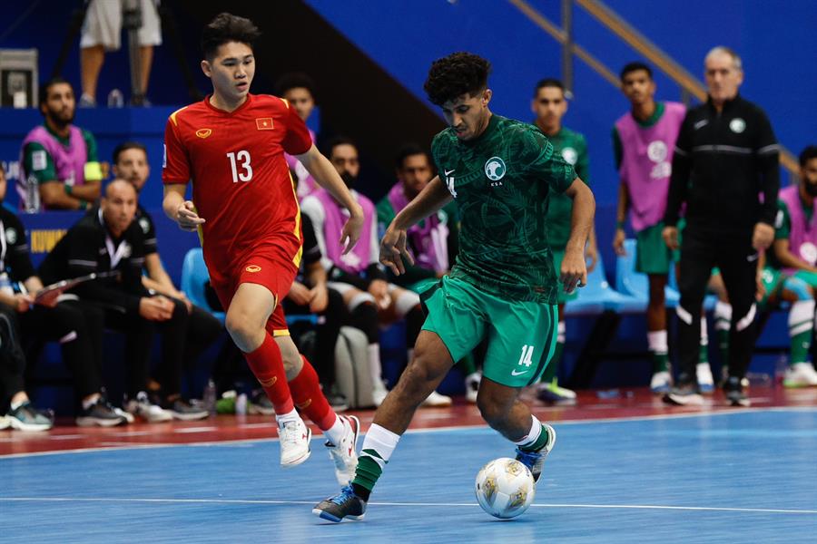 أخضر الصالات أخضر الصالات