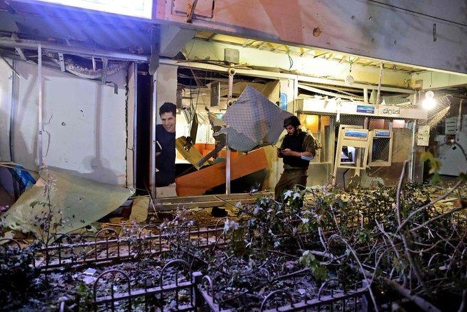 قصف 130 صاروخاً على تل أبيب من غزة