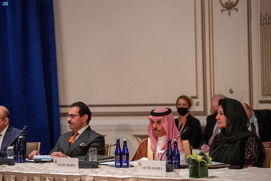 وزير الخارجية يشارك في اجتماع الترويكا مع وزير الخارجية الأمريكي وزير الخارجية يشارك في اجتماع الترويكا مع وزير الخارجية الأمريكي