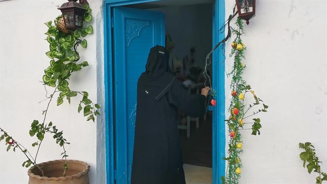 سيدة سعودية تدير "نزلاً" ريفياً بجازان.. وتتحدث عن خطتها المستقبلية 