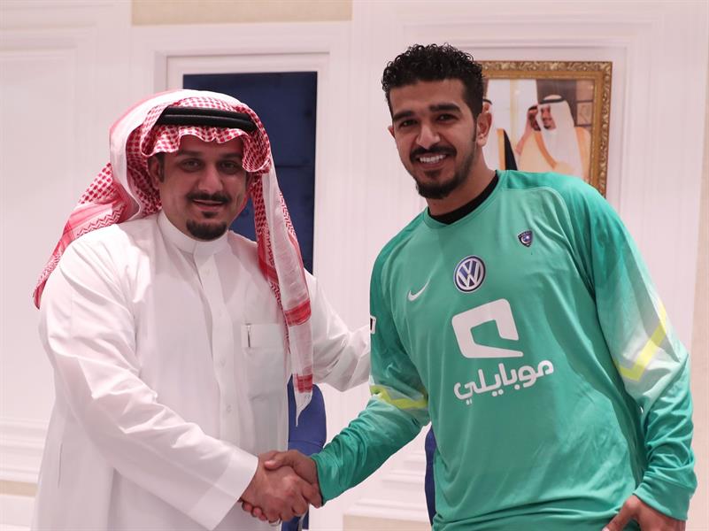 الهلال يوقع مع الحارس المعيوف لمدة موسمين