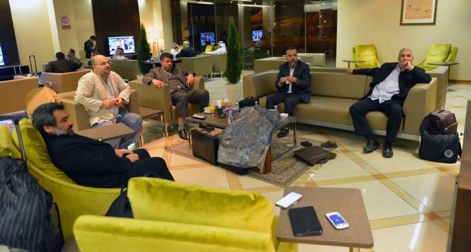 بالحلوى والعصائر ومن صالة كبار الزوار.. هكذا غادرت البعثة الإيرانية الرياض (صور)