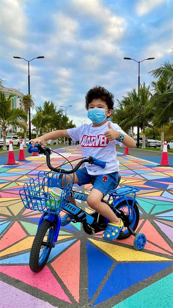 بهدف تحسين المشهد البصري.. صور تظهر تفاعل سكان جدة مع كورنيش الألوان    