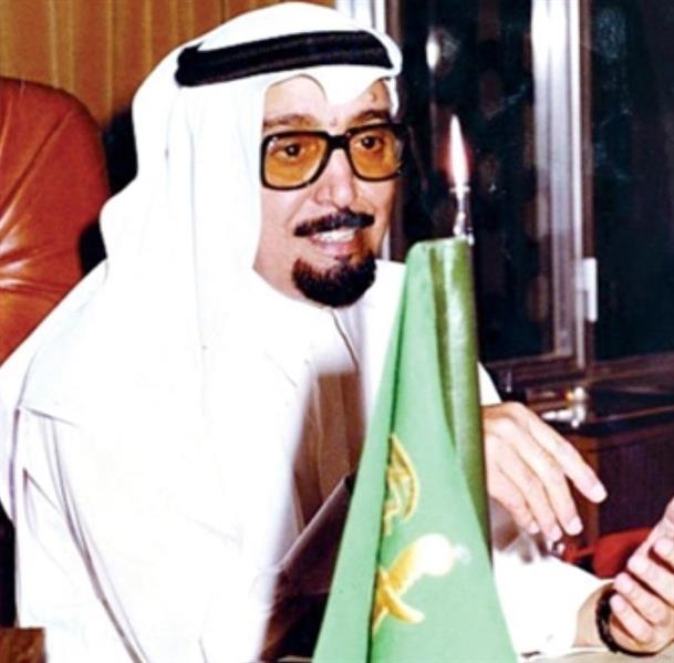 أخبار 24 قصيدة أخرجته من منصبه محطات مؤثرة في حياة الدبلوماسي الشاعر محمد الفهد العيسى