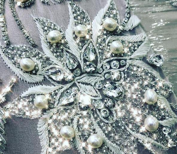 من بطاقات الدعوة لفستان العروس.. لمسات تراثية في حفل زفاف الأميرة حصة بنت سلمان؟ من بطاقات الدعوة لفستان العروس.. لمسات تراثية في حفل زفاف الأميرة حصة بنت سلمان؟