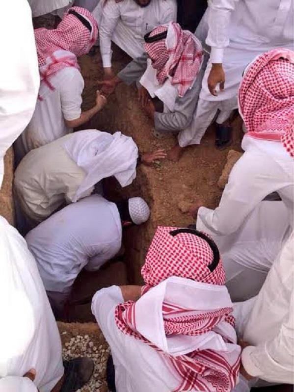 بالصور .. تشييع جُثمان 