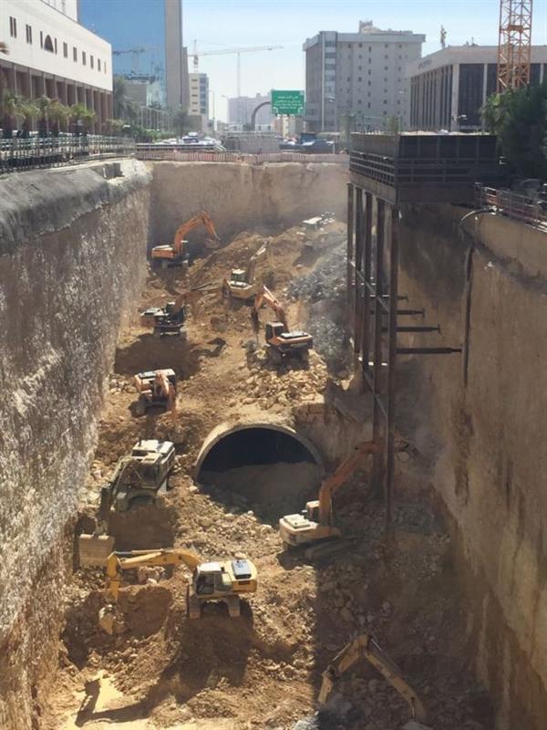 مدير أيرلندي بمترو الرياض يصف المعيشة في السعودية: لن أتأقلم أبداً مع الحر.. والجولف والكرة متعتي