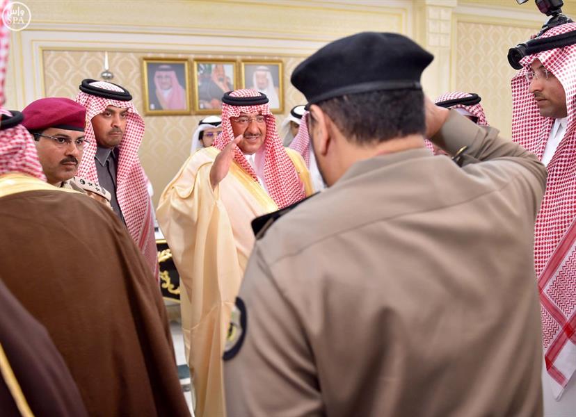 ولي العهد يستقبل الأمراء والمشايخ وكبار مسؤولي وزارة الداخلية وقادة القطاعات الأمنية