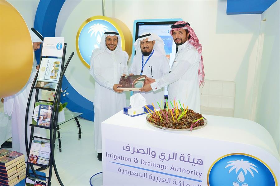 افتتح صاحب السمو الملكي الامير سعود بن نايف بن عبدالعزيزمنتدى الاحساء للإستثمار والمنعقد 