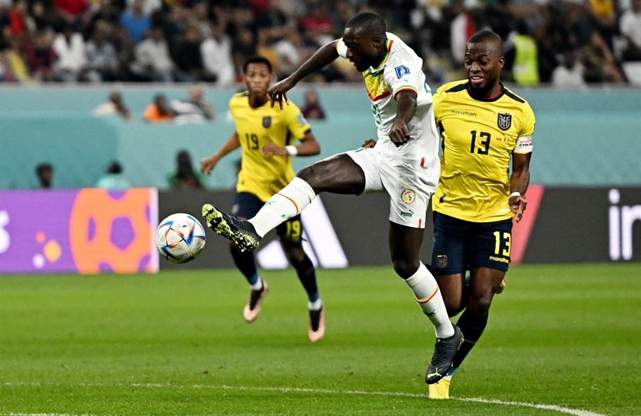 السنغال يخطف بطاقة التأهل لدور الـ 16 بثنائية أمام الإكوادور