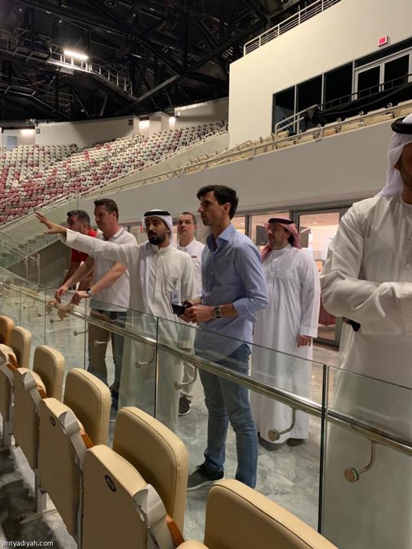 نائب رئيس الاتحاد الدولي لكرة السلة يتفقد ملاعب مدن العالم في جدة