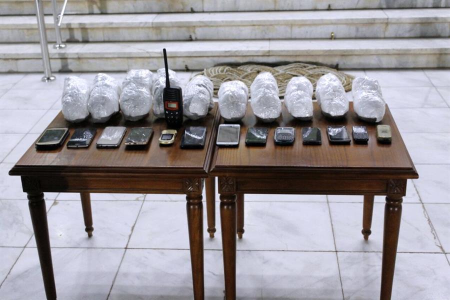 البحرية المصرية تعترض سفينة محملة بالمخدرات.. وتصادر كميات من الميثإمفيتامين البحرية المصرية تعترض سفينة محملة بالمخدرات.. وتصادر كميات من الميثإمفيتامين