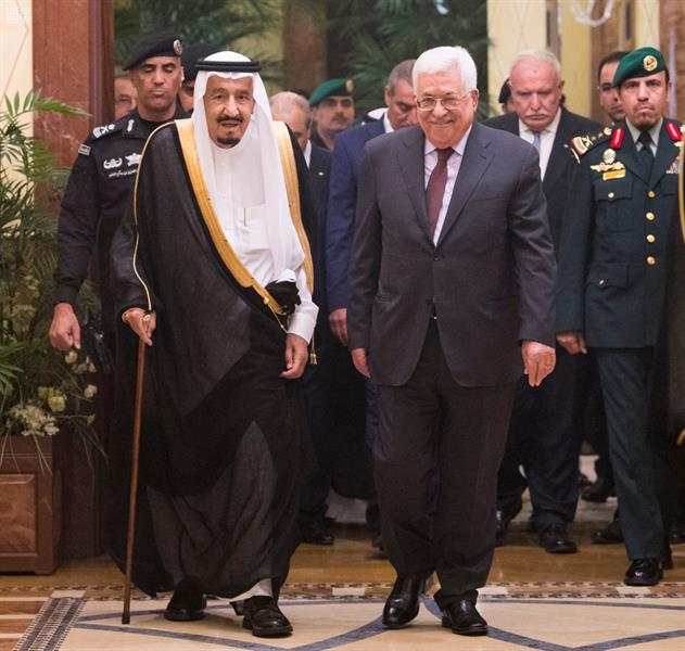 بالصور.. خادم الحرمين يستقبل رئيس فلسطين ويقيم مأدبة غداء تكريما له