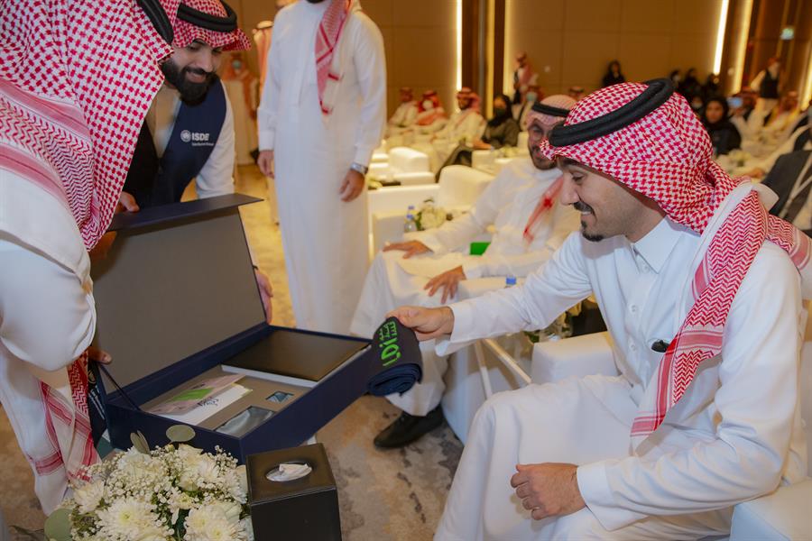 وزير الرياضة يرعى حفل تخرج ماجستير الإدارة الرياضية (صور)