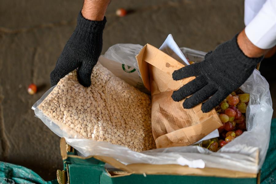  إحباط تهريب أكثر من 5 ملايين قرص إمفيتامين داخل حاوية لفاكهة العنب عن طريق ميناء جدة 