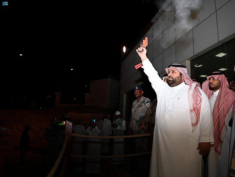 نائب أمير جازان يشارك أهالي فرسان صيد الحريد  