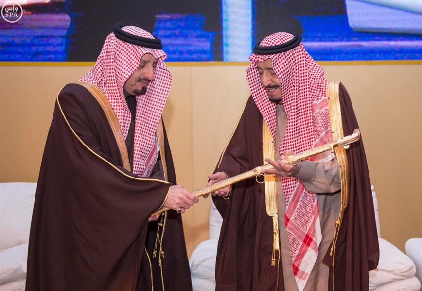 خادم الحرمين الشريفين يرعى حفل تكريم الفائزين بجائزة الملك خالد في دورتها الخامسة 
