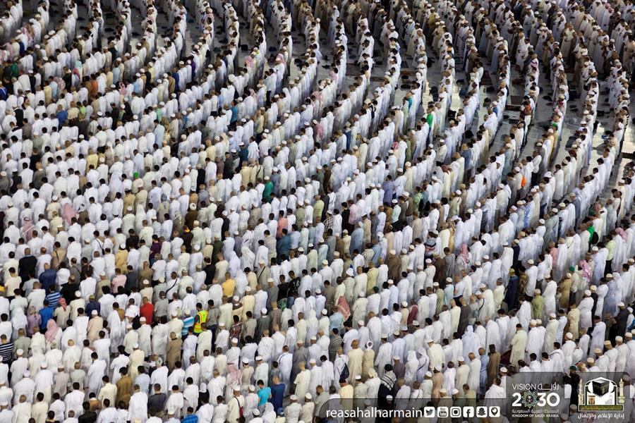 صور مهيبة للأجواء الإيمانية بالحرم المكي تلتقطها عدسات رئاسة شؤون الحرمين صور مهيبة للأجواء الإيمانية بالحرم المكي تلتقطها عدسات رئاسة شؤون الحرمين