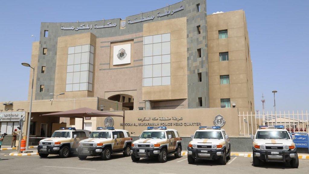 القبض على 3 أشخاص تورطوا في جرائم سرقة ونشل للمركبات والسيارات في مكة 