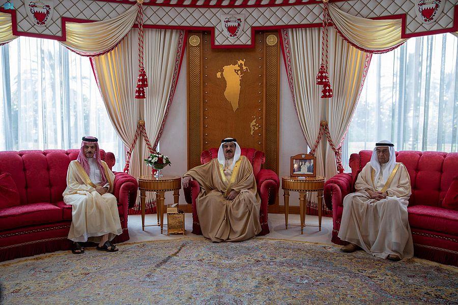 ملك البحرين يستقبل سمو وزير الخارجية