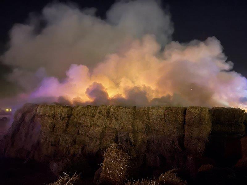   إندلاع حريق هائل في سوق الأعلاف بالأفلاج.. والدفاع المدني يباشر (صور)