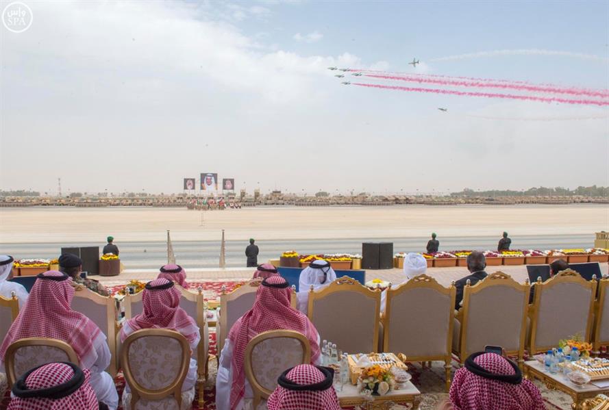 لقطات مميزة من العرض العسكري الختامي لتمرين رعد الشمال