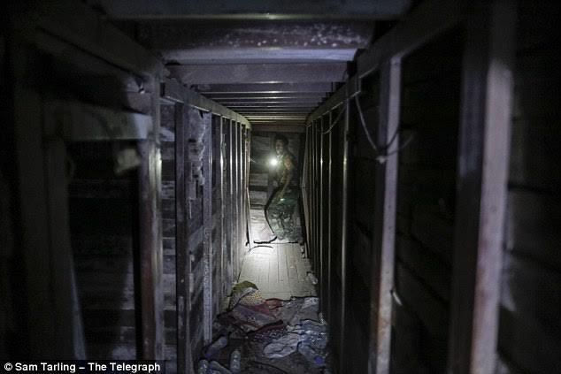 صور تكشف الأنفاق التي يختبىء بها مقاتلو داعش في العراق 