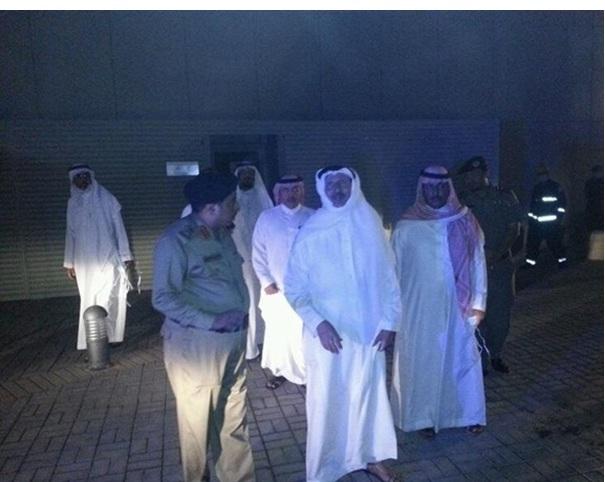 نائب امير الرياض يزور موقع الحريق